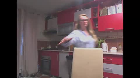 Snapshot of melly_rosey chatting on 03/12/26, 05:46 Melly online show from 03/12/26, 05:46