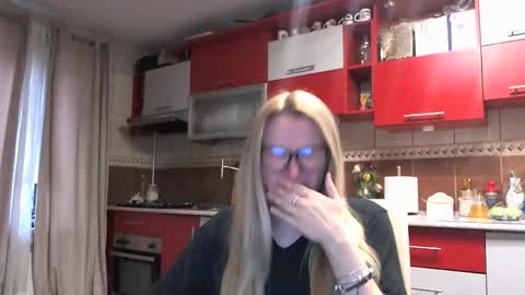 Snapshot of melly_rosey chatting on 03/24/26, 06:18 Melly online show from 03/24/26, 06:18