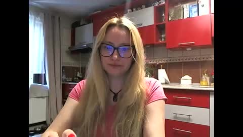 Snapshot of melly_rosey chatting on 04/28/26, 06:51 Melly online show from 04/28/26, 06:51