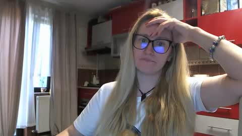 Snapshot of melly_rosey chatting on 05/05/26, 05:15 Melly online show from 05/05/26, 05:15