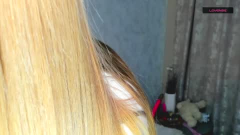 MelMooon online show from 01/04/25, 02:14