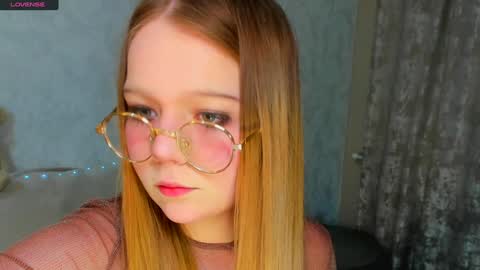 MelMooon online show from 01/26/25, 04:20