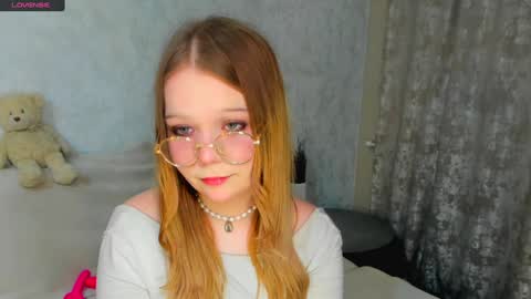 MelMooon online show from 01/31/25, 08:22