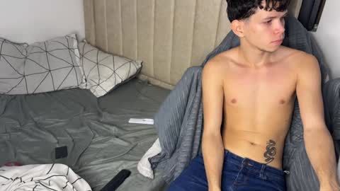 Melo online show from 12/25/24, 12:16