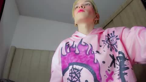 Melo online show from 10/18/25, 08:37