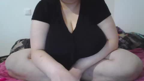 melobigboobs online show from 12/26/24, 09:47