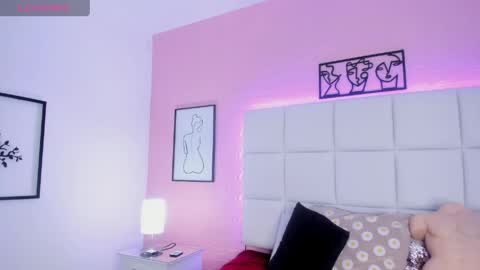 Snapshot of meloddy_parkerr_ chatting on 04/02/26, 08:39 MELODDY PARKERR online show from 04/02/26, 08:39