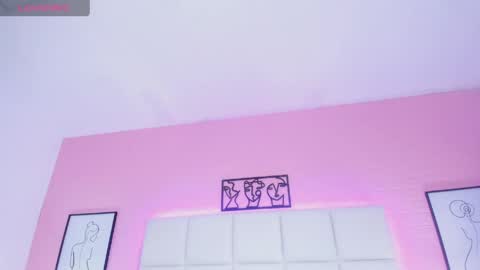 Snapshot of meloddy_parkerr_ chatting on 04/06/26, 04:46 MELODDY PARKERR online show from 04/06/26, 04:46