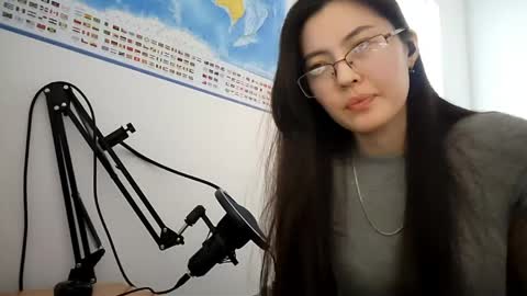 Snapshot of melodeehayden chatting on 04/24/26, 03:31 Nika online show from 04/24/26, 03:31