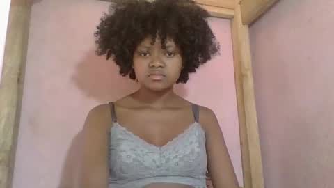 Snapshot of melodie7435 chatting on 09/24/25, 07:12 melodie7435 online show from 09/24/25, 07:12