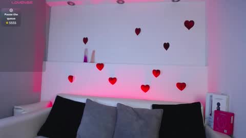 Snapshot of melodiroux_ chatting on 02/28/26, 10:49 Melodi online show from 02/28/26, 10:49