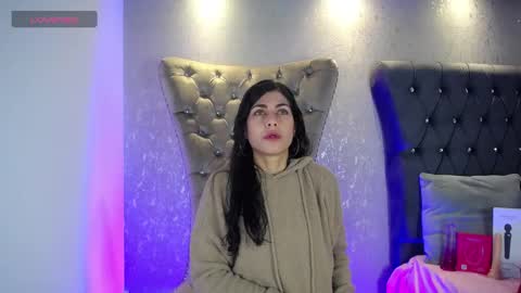 Snapshot of melodiroux_ chatting on 03/16/26, 01:15 Melodi online show from 03/16/26, 01:15