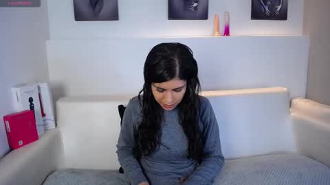 Snapshot of melodiroux_ chatting on 03/19/26, 01:48 Melodi online show from 03/19/26, 01:48