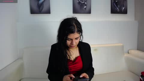 Snapshot of melodiroux_ chatting on 04/06/26, 01:56 Melodi online show from 04/06/26, 01:56