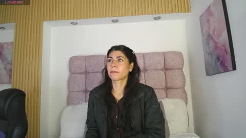 Snapshot of melodiroux_ chatting on 06/28/26, 12:44 Melodi online show from 06/28/26, 12:44