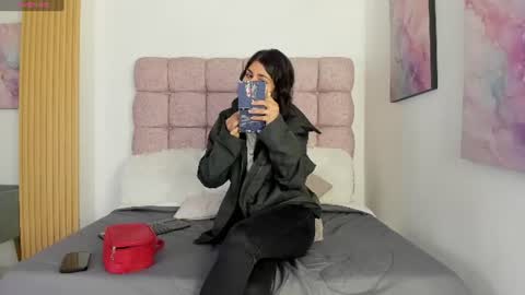 Snapshot of melodiroux_ chatting on 06/29/26, 12:27 Melodi online show from 06/29/26, 12:27