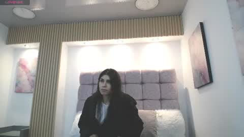 Snapshot of melodiroux_ chatting on 07/02/26, 12:44 Melodi online show from 07/02/26, 12:44