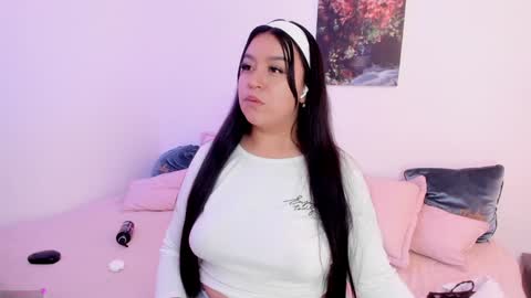  Leslie  online show from 02/03/25, 04:10