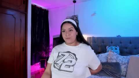 Snapshot of melody_bonnie22 chatting on 02/12/26, 12:11 Leslie online show from 02/12/26, 12:11