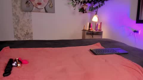 Snapshot of melody_cute10 chatting on 12/14/24, 09:02 melody_cute10 online show from 12/14/24, 09:02