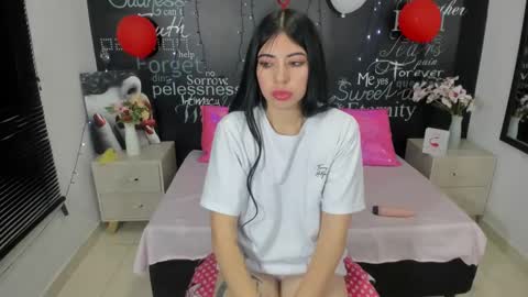 Snapshot of melody_hottt_ chatting on 03/11/25, 03:05 Melody online show from 03/11/25, 03:05