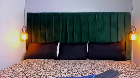 melody_kener online show from 11/05/25, 09:04