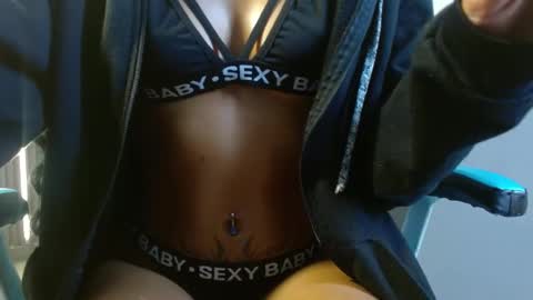 Snapshot of melody_mercy chatting on 12/13/24, 03:43 melody_mercy online show from 12/13/24, 03:43