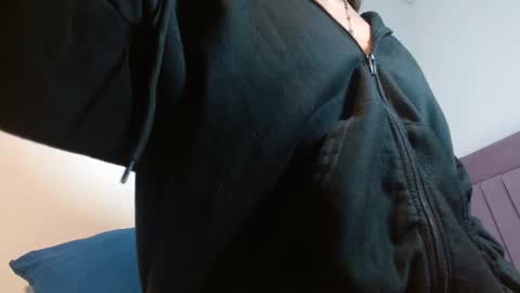 Snapshot of melody_mercy chatting on 03/01/25, 03:05 melody_mercy online show from 03/01/25, 03:05