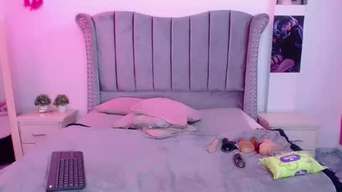 Snapshot of melody_toy chatting on 11/19/25, 10:21 melody online show from 11/19/25, 10:21