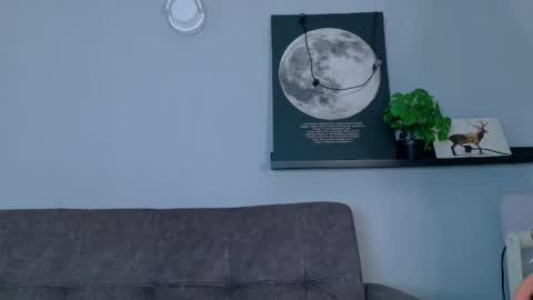 Snapshot of melodycollins__ chatting on 04/19/26, 11:20 M E L O D Y online show from 04/19/26, 11:20