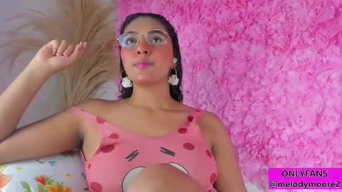 Snapshot of melodymoore_ chatting on 11/06/25, 10:43 Melody online show from 11/06/25, 10:43