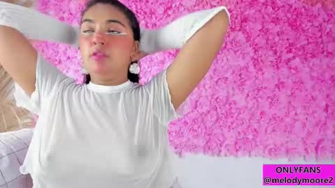 Snapshot of melodymoore_ chatting on 11/09/25, 10:19 Melody online show from 11/09/25, 10:19