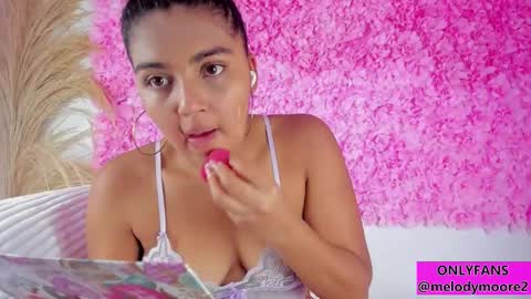 Snapshot of melodymoore_ chatting on 11/24/25, 02:33 Melody online show from 11/24/25, 02:33