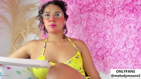 Snapshot of melodymoore_ chatting on 12/04/25, 10:29 Melody online show from 12/04/25, 10:29