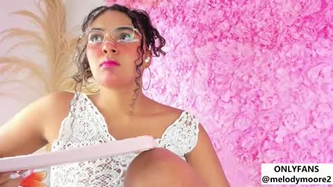 Snapshot of melodymoore_ chatting on 12/05/25, 04:25 Melody online show from 12/05/25, 04:25