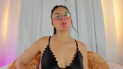 Snapshot of melodymoore_ chatting on 07/06/26, 10:56 Melody online show from 07/06/26, 10:56