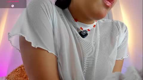 Snapshot of melodymoore_ chatting on 07/25/26, 09:23 Melody online show from 07/25/26, 09:23