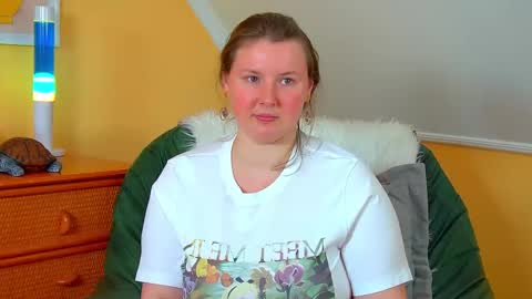 Snapshot of melodymoores chatting on 03/14/26, 06:30 Melody online show from 03/14/26, 06:30