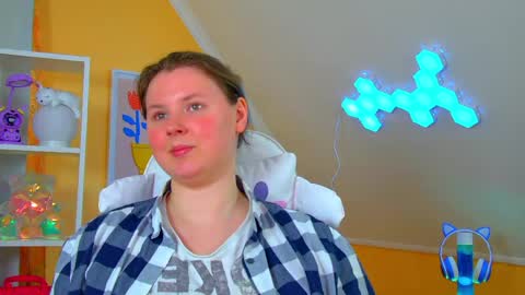 Snapshot of melodymoores chatting on 04/15/26, 07:04 Melody online show from 04/15/26, 07:04