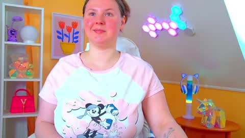 Snapshot of melodymoores chatting on 04/22/26, 06:38 Melody online show from 04/22/26, 06:38