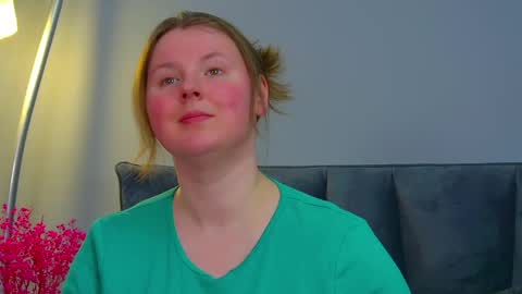 Snapshot of melodymoores chatting on 04/24/26, 07:00 Melody online show from 04/24/26, 07:00