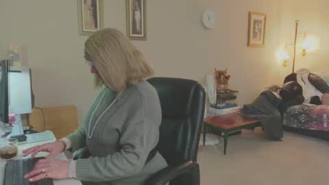 Melody online show from 02/17/26, 06:03