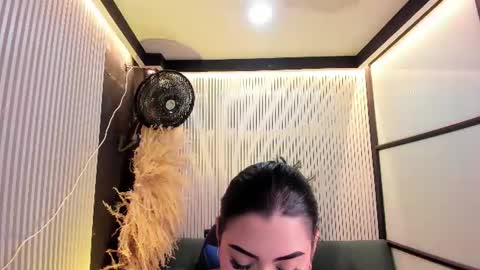 Snapshot of melodysnow chatting on 06/15/26, 07:49 melodysnow online show from 06/15/26, 07:49