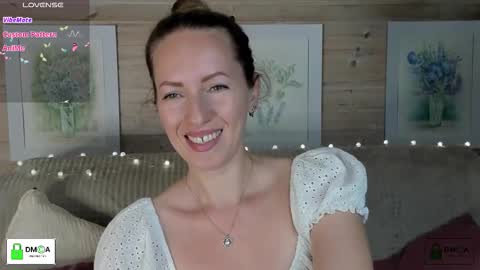 Snapshot of melodyys chatting on 09/25/25, 03:38 Melody My schedule this week Wednesday Thursday Sunday online show from 09/25/25, 03:38