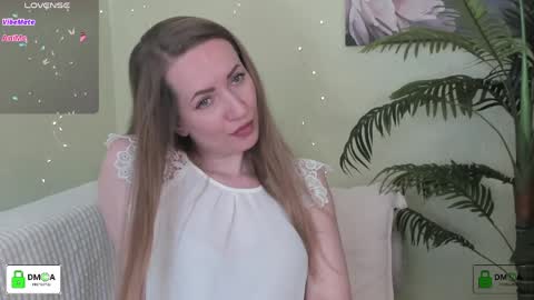 Snapshot of melodyys chatting on 04/09/26, 01:05 Melody My schedule this week Wednesday Thursday Sunday online show from 04/09/26, 01:05