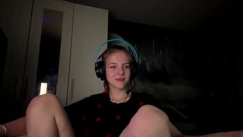 Hi Im Aria 18 years old online show from 10/09/25, 12:25