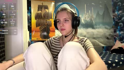 Hi Im Aria 18 years old online show from 11/27/25, 01:24