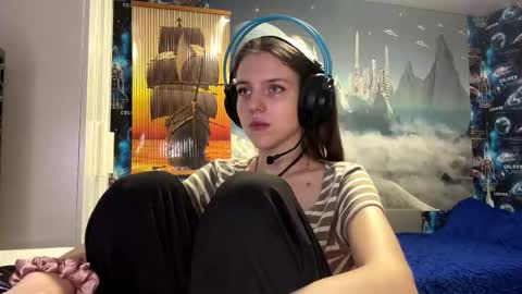 Hi Im Aria 18 years old online show from 12/05/25, 03:09