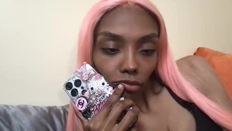 Snapshot of meltingchoco1ate chatting on 04/23/26, 12:56 Vanessa online show from 04/23/26, 12:56