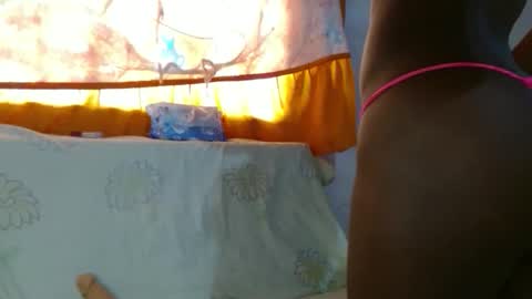 Snapshot of mely1002 chatting on 10/17/25, 01:46 mely tomson online show from 10/17/25, 01:46